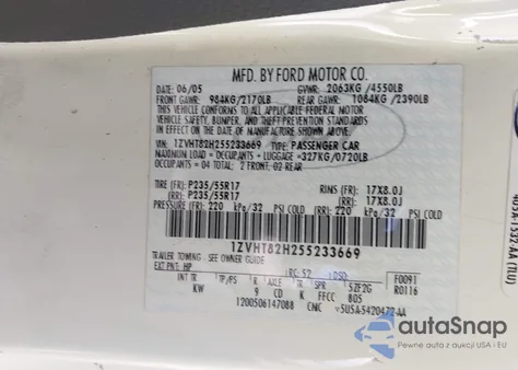 2005 Ford Mustang Gt Deluxe/Gt Premium z USA, uszkodzony, nr VIN 1ZVHT82H255233669